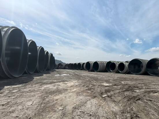 【工程動態】(第二分局)新疆哈密抽水蓄能電站壓力鋼管制作突破9000噸 拍攝:張亞洲.jpg